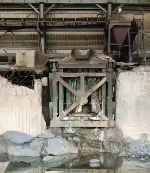 रायगढ़ प्लांट में विस्फोट, 4 मजदूर घायल रायगढ़ प्लांट में विस्फोट, 4 मजदूर घायल