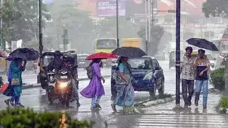 Kerala में भारी बारिश का अनुमान, पांच जिले अलर्ट पर Kerala में भारी बारिश का अनुमान, पांच जिले अलर्ट पर