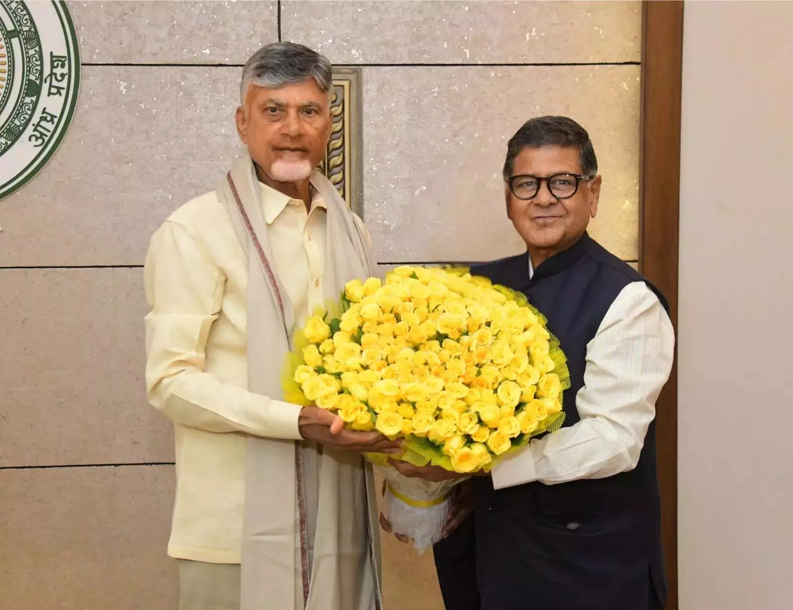 जयराज स्टील SK गोयनका ने आंध्र के मुख्यमंत्री नायडू से मुलाकात की जयराज स्टील SK गोयनका ने आंध्र के मुख्यमंत्री नायडू से मुलाकात की