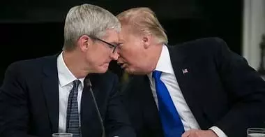 ट्रंप का एपल CEO को साफ संदेश: भारत में iPhone न बनाएं, वे खुद संभाल लेंगे ट्रंप का एपल CEO को साफ संदेश: भारत में iPhone न बनाएं, वे खुद संभाल लेंगे