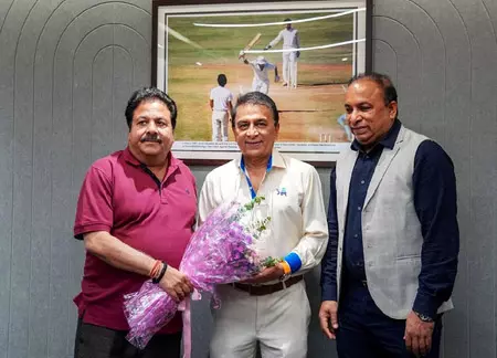 सुनील गावस्कर ने बीसीसीआई मुख्यालय में बने बोर्ड रूम 10000 गावस्कर का उद्घाटन किया सुनील गावस्कर ने बीसीसीआई मुख्यालय में बने बोर्ड रूम 10000 गावस्कर का उद्घाटन किया