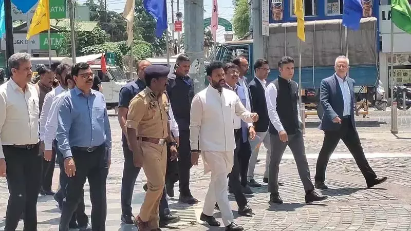 कश्मीर सुरक्षित है, अर्थव्यवस्था को संभालने का समय आ गया: Civil Aviation Minister कश्मीर सुरक्षित है, अर्थव्यवस्था को संभालने का समय आ गया: Civil Aviation Minister