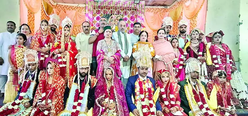 नौ कन्याओं का करवाया सामूहिक विवाह नौ कन्याओं का करवाया सामूहिक विवाह