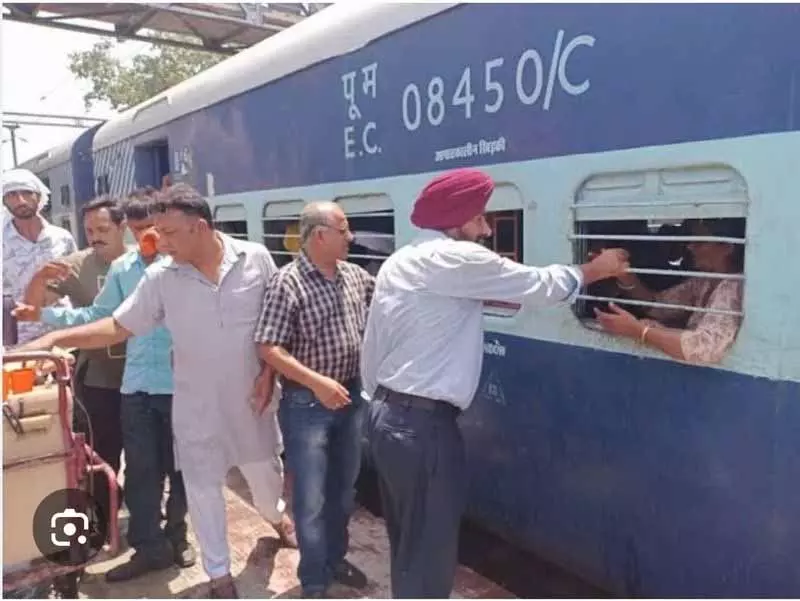 Phagwara जल सेवा ने निस्वार्थ सेवा के चालीस वर्ष पूरे किए Phagwara जल सेवा ने निस्वार्थ सेवा के चालीस वर्ष पूरे किए