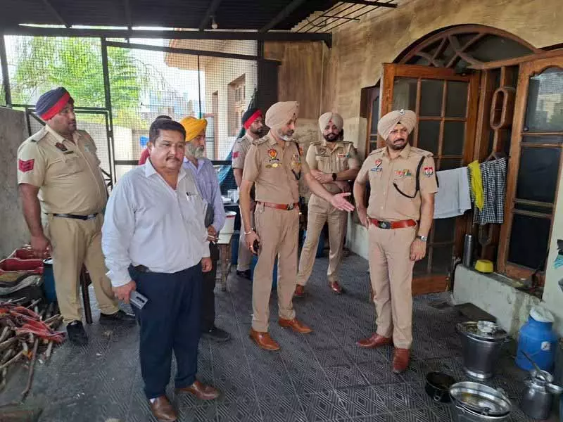Shahkot में अवैध पुनर्वास केंद्रों पर कार्रवाई में 76 लोगों को बचाया गया Shahkot में अवैध पुनर्वास केंद्रों पर कार्रवाई में 76 लोगों को बचाया गया