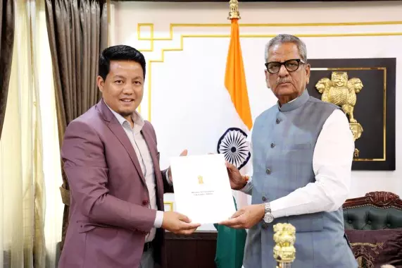 Sikkim : सांसद ने राज्यपाल से मुलाकात की, राज्य की प्रमुख प्राथमिकताओं पर चर्चा की Sikkim : सांसद ने राज्यपाल से मुलाकात की, राज्य की प्रमुख प्राथमिकताओं पर चर्चा की