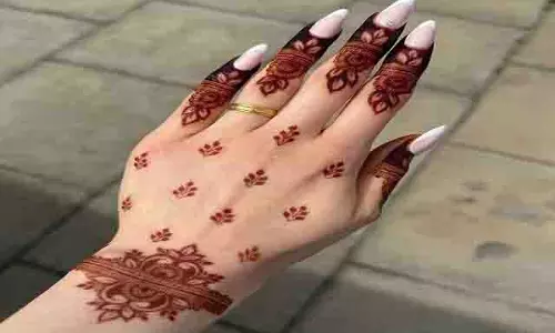 Finger Mehndi Designs: चुनें ये खास फिंगर डिजाइन Finger Mehndi Designs: चुनें ये खास फिंगर डिजाइन