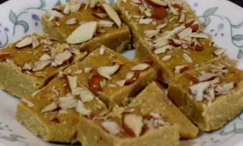 Recipe: फैट घटाना हो या बीपी कंट्रोल करना हो, सत्तू का सेवन है फायदेमंद, इसकी बर्फी भी स्वाद में कम नहीं Recipe: फैट घटाना हो या बीपी कंट्रोल करना हो, सत्तू का सेवन है फायदेमंद, इसकी बर्फी भी स्वाद में कम नहीं