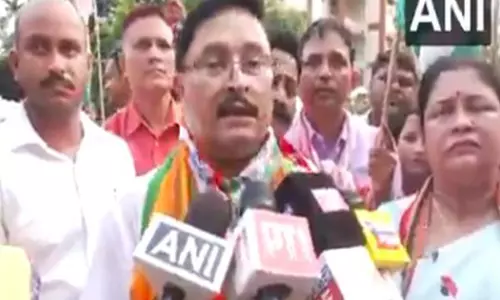 तीनों सेनाओं ने अदम्य साहस का परिचय दिया: Guwahati में तिरंगा यात्रा में दिलीप साकिया