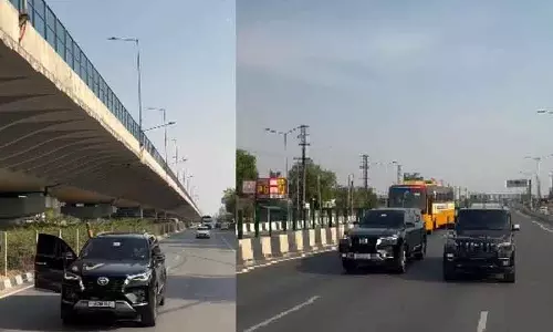 Gurugram में दो एसयूवी द्वारा स्टंट करते हुए वायरल हो गए