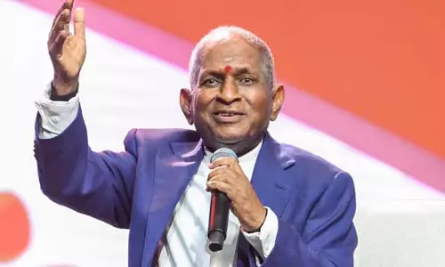 संगीत की दुनिया में स्वर्ण जयंती: मंत्री MP स्वामीनाथन ने इलियाराजा को बधाई दी संगीत की दुनिया में स्वर्ण जयंती: मंत्री MP स्वामीनाथन ने इलियाराजा को बधाई दी