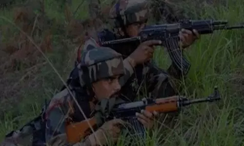 Indian Army ने त्राल में आतंकवादियों के खिलाफ ऑपरेशन नादेर शुरू किया, भारी गोलीबारी हुई Indian Army ने त्राल में आतंकवादियों के खिलाफ ऑपरेशन नादेर शुरू किया, भारी गोलीबारी हुई
