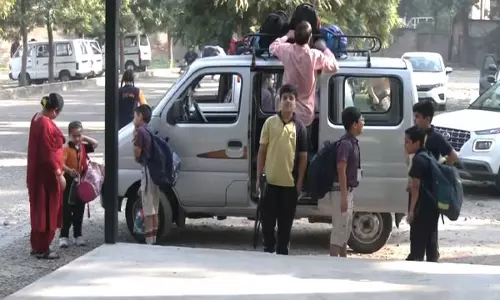 भारत-पाकिस्तान तनाव कम होने के बाद Jammu में स्कूल फिर से खुले भारत-पाकिस्तान तनाव कम होने के बाद Jammu में स्कूल फिर से खुले