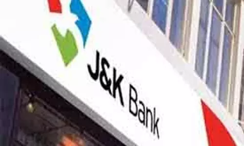 बीमा दावों के त्वरित निपटान से J&K बैंक ने 170 परिवारों को दी राहत बीमा दावों के त्वरित निपटान से J&K बैंक ने 170 परिवारों को दी राहत