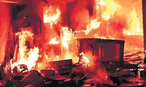 Delhi : बिजनेस कॉलेज की लाइब्रेरी में लगी आग