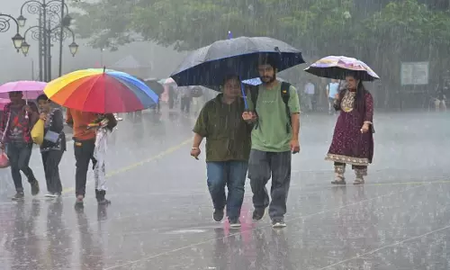 Kerala , तमिलनाडु में भारी बारिश की संभावना आईएमडी ने इन जिलों के लिए Kerala , तमिलनाडु में भारी बारिश की संभावना आईएमडी ने इन जिलों के लिए