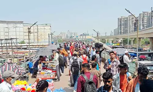 Delhi: यात्रियों के लिए दुःस्वप्न