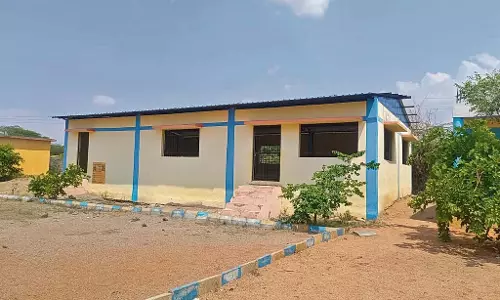 Enehosur : 363 छात्रों के लिए केवल एक स्थायी शिक्षक Enehosur : 363 छात्रों के लिए केवल एक स्थायी शिक्षक
