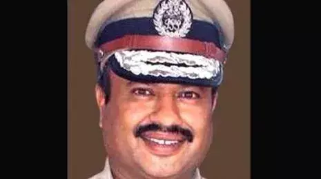 Kerala: डीजीपी पद पर असमंजस बरकरार, सरकार ने प्रभारी पर जताया भरोसा Kerala: डीजीपी पद पर असमंजस बरकरार, सरकार ने प्रभारी पर जताया भरोसा