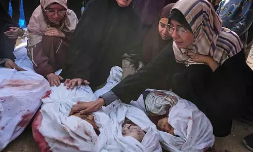 गाजा में इजरायली हमलों में 70 मरे, नेतन्याहू ने आक्रामकता रोकने से इनकार किया गाजा में इजरायली हमलों में 70 मरे, नेतन्याहू ने आक्रामकता रोकने से इनकार किया