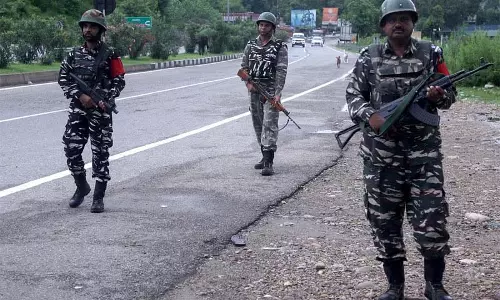 सुरक्षा बलों के साथ मुठभेड़: तीन आतंकवादी मारे गए