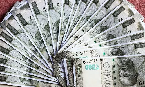 कोल्हापुर के इचलकरंजी में MSEDCL के कार्यकारी इंजीनियर को 30,000 रुपये की रिश्वत लेते पकड़ा गया कोल्हापुर के इचलकरंजी में MSEDCL के कार्यकारी इंजीनियर को 30,000 रुपये की रिश्वत लेते पकड़ा गया