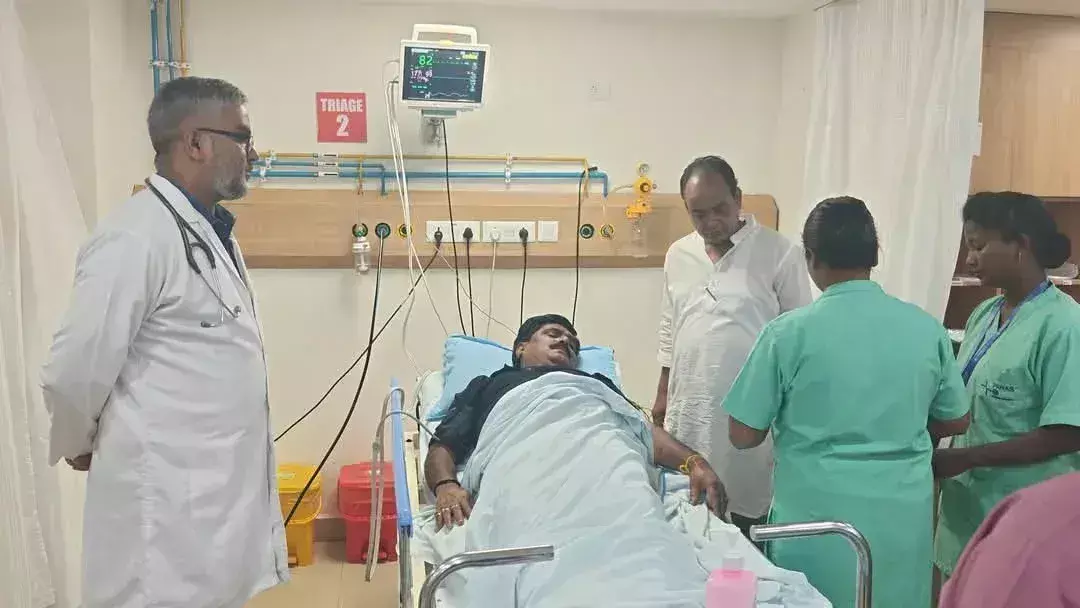 Ranchi: मंत्री योगेंद्र महतो को रांची के अस्पताल में भर्ती कराया गया Ranchi: मंत्री योगेंद्र महतो को रांची के अस्पताल में भर्ती कराया गया