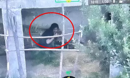 एनकाउंटर का ड्रोन वीडियो सामने आया, सुरक्षाबलों ने 48 घंटों के अंदर 6 आंतकियों को मार गिराया एनकाउंटर का ड्रोन वीडियो सामने आया, सुरक्षाबलों ने 48 घंटों के अंदर 6 आंतकियों को मार गिराया