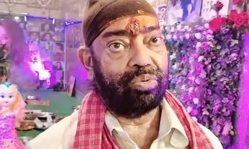 माधुरी दीक्षित के जन्मदिन के अनोखे जश्न का गवाह बना ये शहर, फैन ने कराई 3 गरीब लड़कियों की शादी माधुरी दीक्षित के जन्मदिन के अनोखे जश्न का गवाह बना ये शहर, फैन ने कराई 3 गरीब लड़कियों की शादी