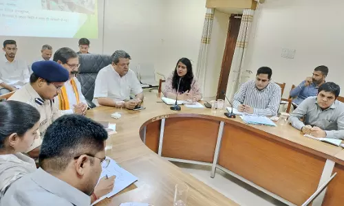 Jaipur: जिला प्रभारी मंत्री ने विकास योजनाओं की प्रगति की समीक्षा की
