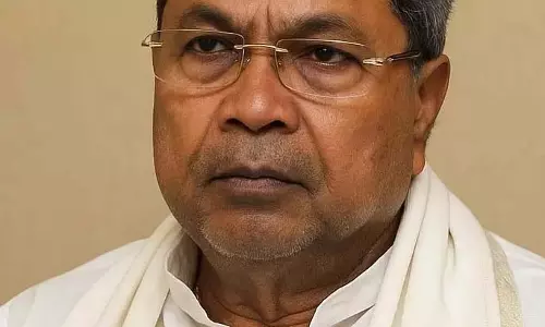 कर्नाटक के CM ने केंद्र पर अनुदान रोकने का लगाया आरोप