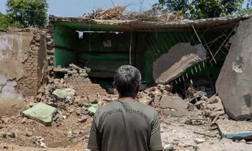 Jammu: सीमावर्ती क्षेत्रों के निवासी तत्काल बंकरों के निर्माण की मांग कर रहे