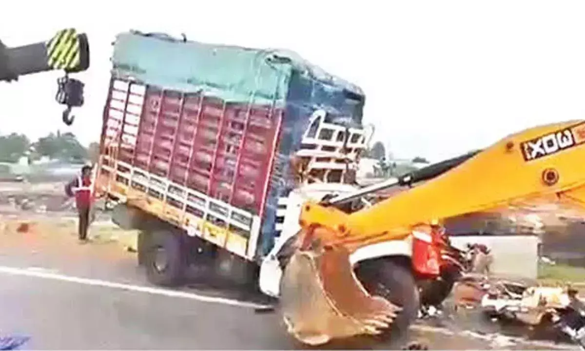 Andhra: श्रीकालाहस्ती के पास दुर्घटना में 2 की मौत