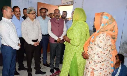 मुख्य सचिव ने Jammu के सीमावर्ती क्षेत्रों में गोलाबारी के बाद राहत कार्यों का जायजा लिया