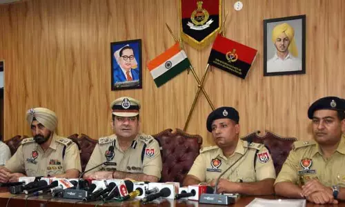 Ludhiana: छापेमारी में नौ तस्कर गिरफ्तार Ludhiana: छापेमारी में नौ तस्कर गिरफ्तार