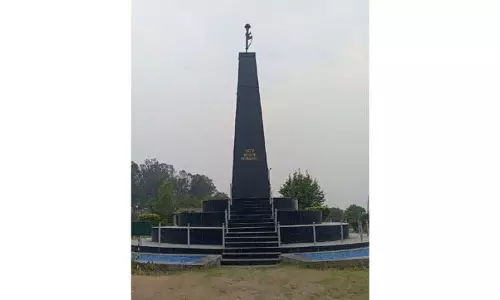 Jammu: वीरों को श्रद्धांजलि देने के लिए बनाया गया सांबा का वीर भूमि पार्क बंद होने की कगार पर Jammu: वीरों को श्रद्धांजलि देने के लिए बनाया गया सांबा का वीर भूमि पार्क बंद होने की कगार पर
