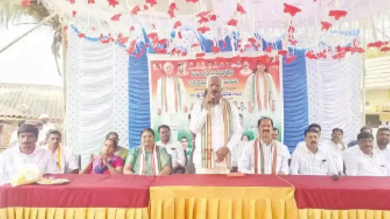 Telangana: तीन साल में लोगों से किए गए हर वादे को पूरा करेंगे: कडियम Telangana: तीन साल में लोगों से किए गए हर वादे को पूरा करेंगे: कडियम