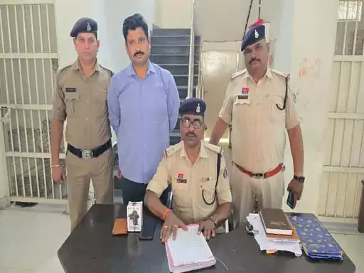 लिफाफे में ड्रग्स मिला, सप्लाई करने छत्तीसगढ़ पहुंचा हरियाणा का तस्कर गिरफ्तार लिफाफे में ड्रग्स मिला, सप्लाई करने छत्तीसगढ़ पहुंचा हरियाणा का तस्कर गिरफ्तार