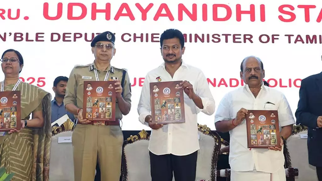 43% पुलिस थानों की कमान महिला अधिकारियों के हाथ में: Deputy CM 43% पुलिस थानों की कमान महिला अधिकारियों के हाथ में: Deputy CM