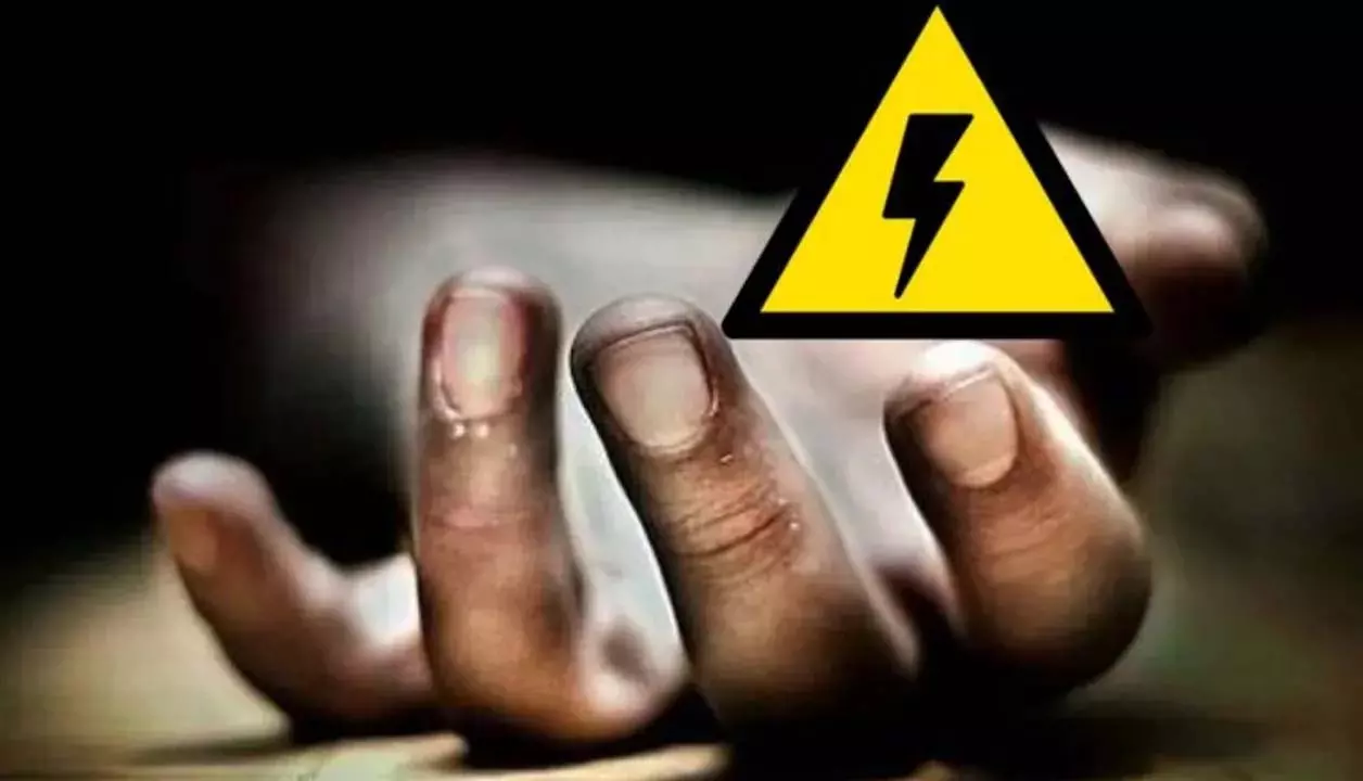 Odisha: पौधों को पानी देते समय 12 वर्षीय लड़के की करंट लगने से मौत Odisha: पौधों को पानी देते समय 12 वर्षीय लड़के की करंट लगने से मौत