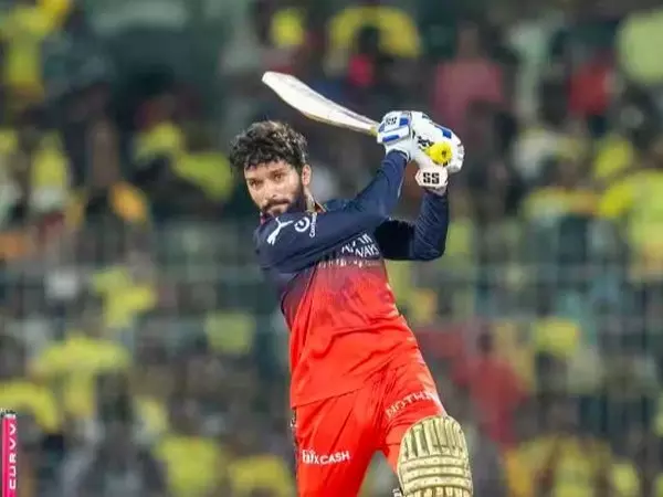RCB कप्तान पाटीदार ने उंगली की चोट से उबरने के बाद बल्लेबाजी फिर से शुरू की RCB कप्तान पाटीदार ने उंगली की चोट से उबरने के बाद बल्लेबाजी फिर से शुरू की