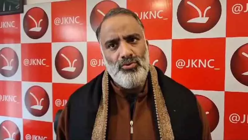Srinagar सलमान सागर ने इलाही बाग का भ्रमण कराया Srinagar सलमान सागर ने इलाही बाग का भ्रमण कराया