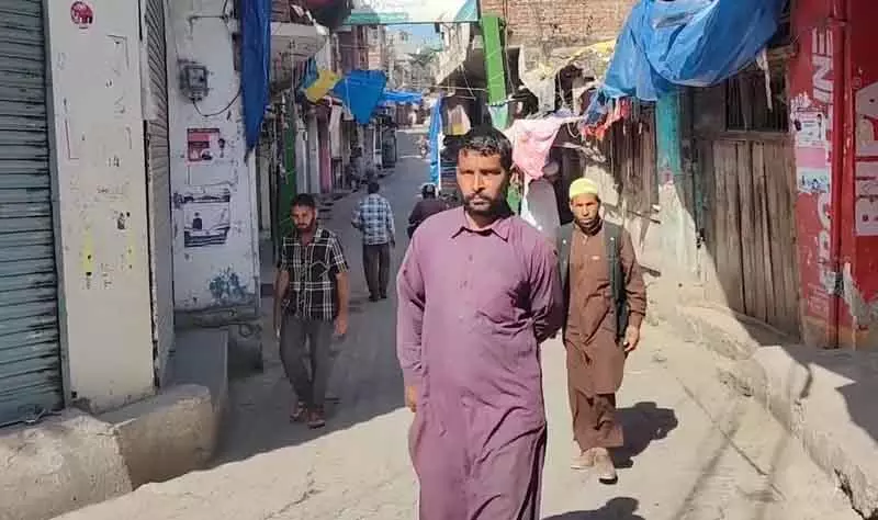 पुंछ के सलोत्री गांव में स्थानीय लोग लौटे, भारत-पाक तनाव कम पुंछ के सलोत्री गांव में स्थानीय लोग लौटे, भारत-पाक तनाव कम