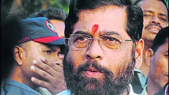 आतंकियों की सूचना पर मिलेगा 20 लाख का इनाम: Shinde आतंकियों की सूचना पर मिलेगा 20 लाख का इनाम: Shinde