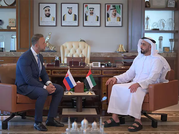UAE : सैफ बिन जायद ने स्लोवाक आंतरिक मंत्री से मुलाकात की UAE : सैफ बिन जायद ने स्लोवाक आंतरिक मंत्री से मुलाकात की
