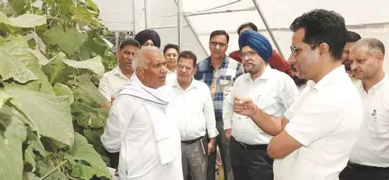 मिशन निदेशक ने मठ दौरे में एचएडीपी पहल की समीक्षा की मिशन निदेशक ने मठ दौरे में एचएडीपी पहल की समीक्षा की