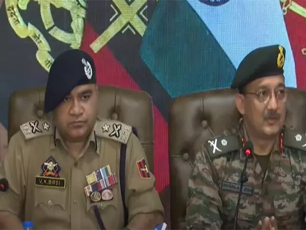 दो अभियानों में 6 आतंकवादी मारे गए; कश्मीर घाटी में आतंकी तंत्र को खत्म करने के लिए प्रतिबद्ध: Kashmir IGP दो अभियानों में 6 आतंकवादी मारे गए; कश्मीर घाटी में आतंकी तंत्र को खत्म करने के लिए प्रतिबद्ध: Kashmir IGP