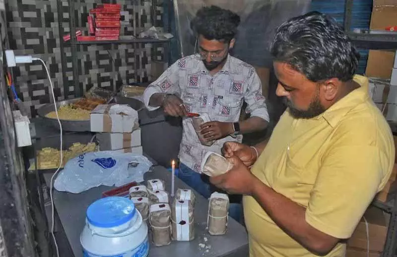 Health विभाग ने खाद्य कारोबारियों के खिलाफ अभियान तेज किया, 8 महीनों में 40 मामले दर्ज Health विभाग ने खाद्य कारोबारियों के खिलाफ अभियान तेज किया, 8 महीनों में 40 मामले दर्ज