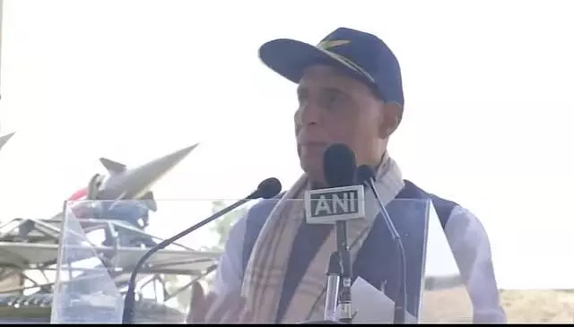 ऑपरेशन सिंदूर तो बस ट्रेलर है, पाकिस्तान ने आतंकियों को फंड दिया - Rajnath Singh ऑपरेशन सिंदूर तो बस ट्रेलर है, पाकिस्तान ने आतंकियों को फंड दिया - Rajnath Singh