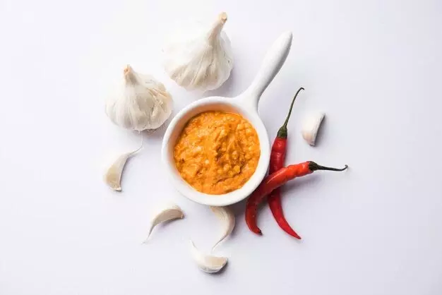 स्नैक्स के साथ खाने के लिए यह आसान 5 स्टेप वाली लहसुन की चटनी रेसिपी आजमाएँ स्नैक्स के साथ खाने के लिए यह आसान 5 स्टेप वाली लहसुन की चटनी रेसिपी आजमाएँ